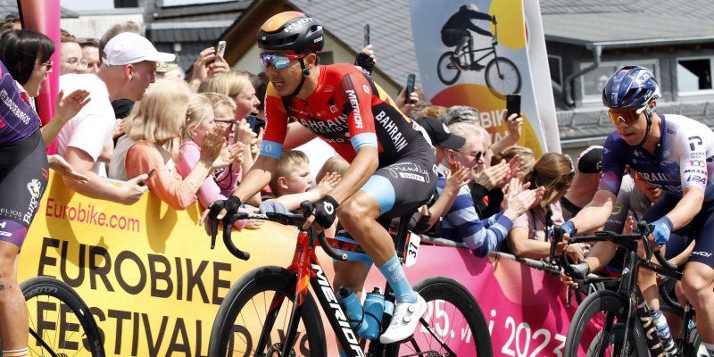 Sergio Tu (Bahrain Victorious) is Taiwanees kampioen tegen de klok