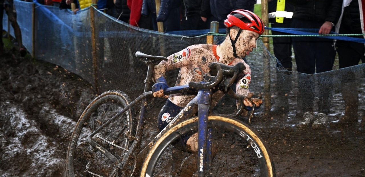 Lars van der Haar derde op EK veldrijden: “Ik ging over de limiet in de modder”