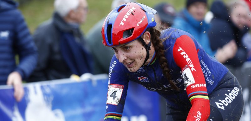 Lucinda Brand ‘erg kwaad’ op zichzelf na cross in Namen: “Mag je niet uit handen geven”