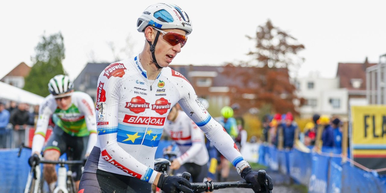 Michael Vanthourenhout klopt Gianni Vermeersch en Tim Merlier in Zonnebeke