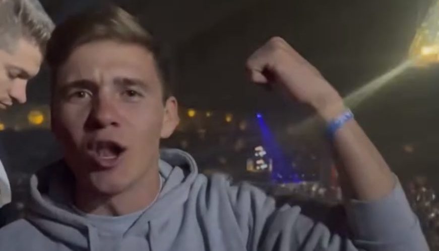 Remco Evenepoel gaat los op hardstyle-feest in Amsterdam: “Nu is het tijd om weer aan het werk te gaan”