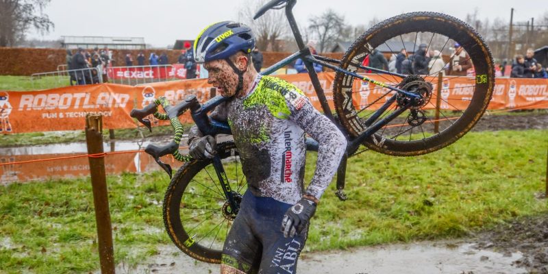 Thijs Aerts combineert als enige Essen en Val di Sole: “Niet ideaal, maar kan toch zeven uur slapen”