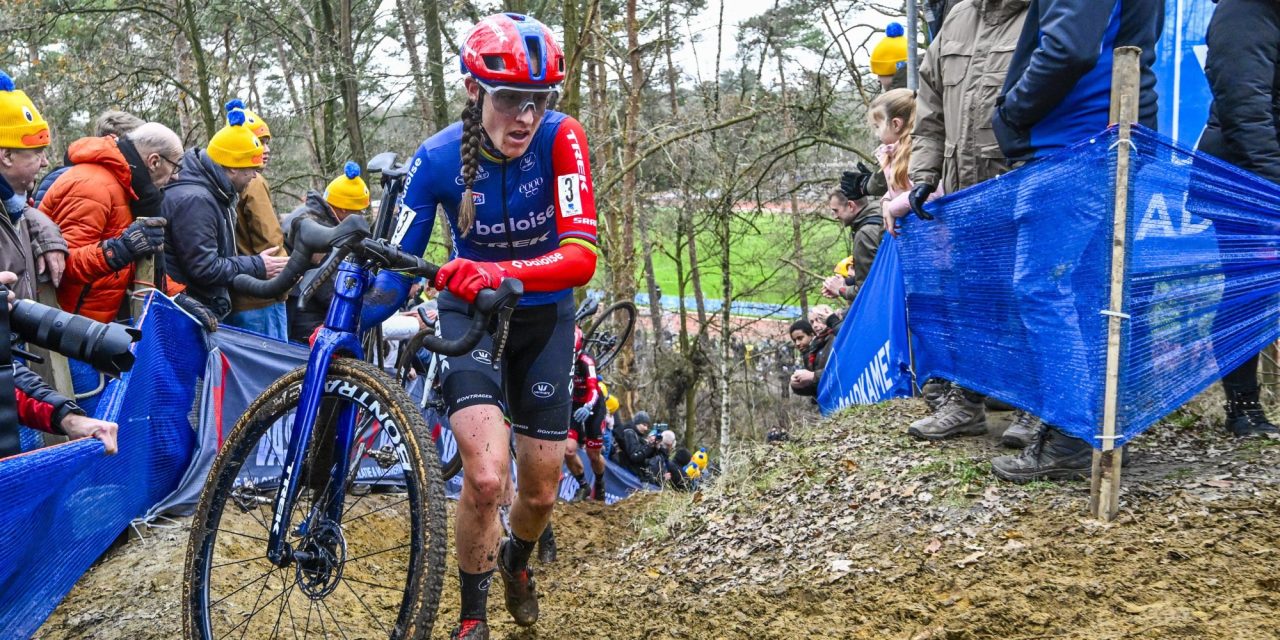Lucinda Brand over strijd met Van Empel: “Fantastisch dat ik het Fem tot in de finale moeilijk kan maken”