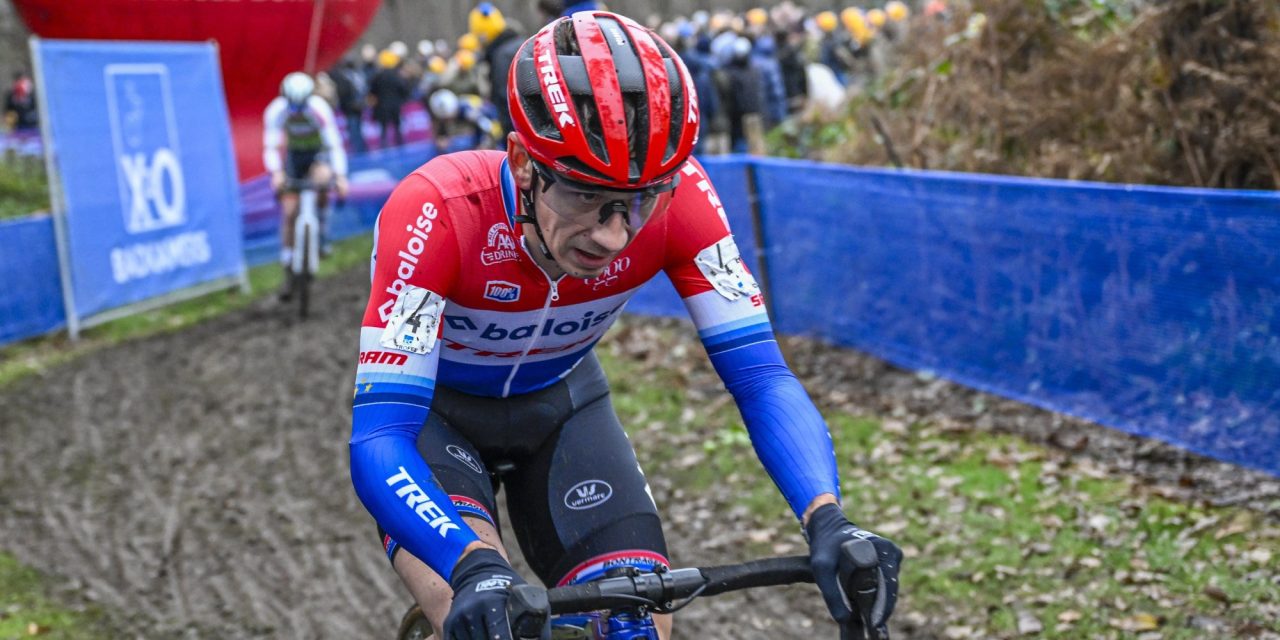 Lars van der Haar over ‘bizarre’ openingsronde Mathieu van der Poel: “Hij liet direct zien wie de baas was”