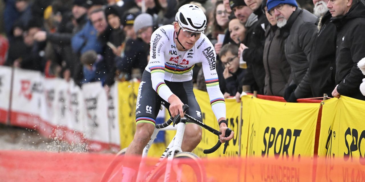 Een goed gevoel op het zware parcours voor Van der Poel: “In het zand kon ik foutloos rijden”