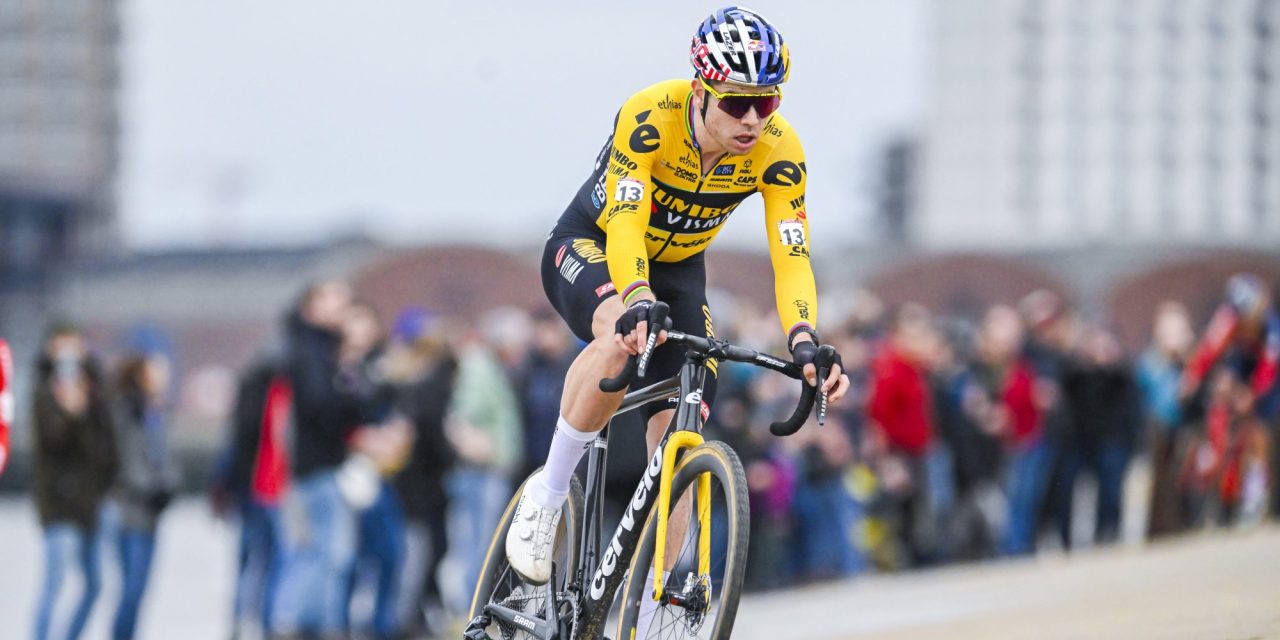 Wout van Aert koerste bewust behoudend in Scheldecross: “Niet de vorm om hele cross vol gas te rijden”