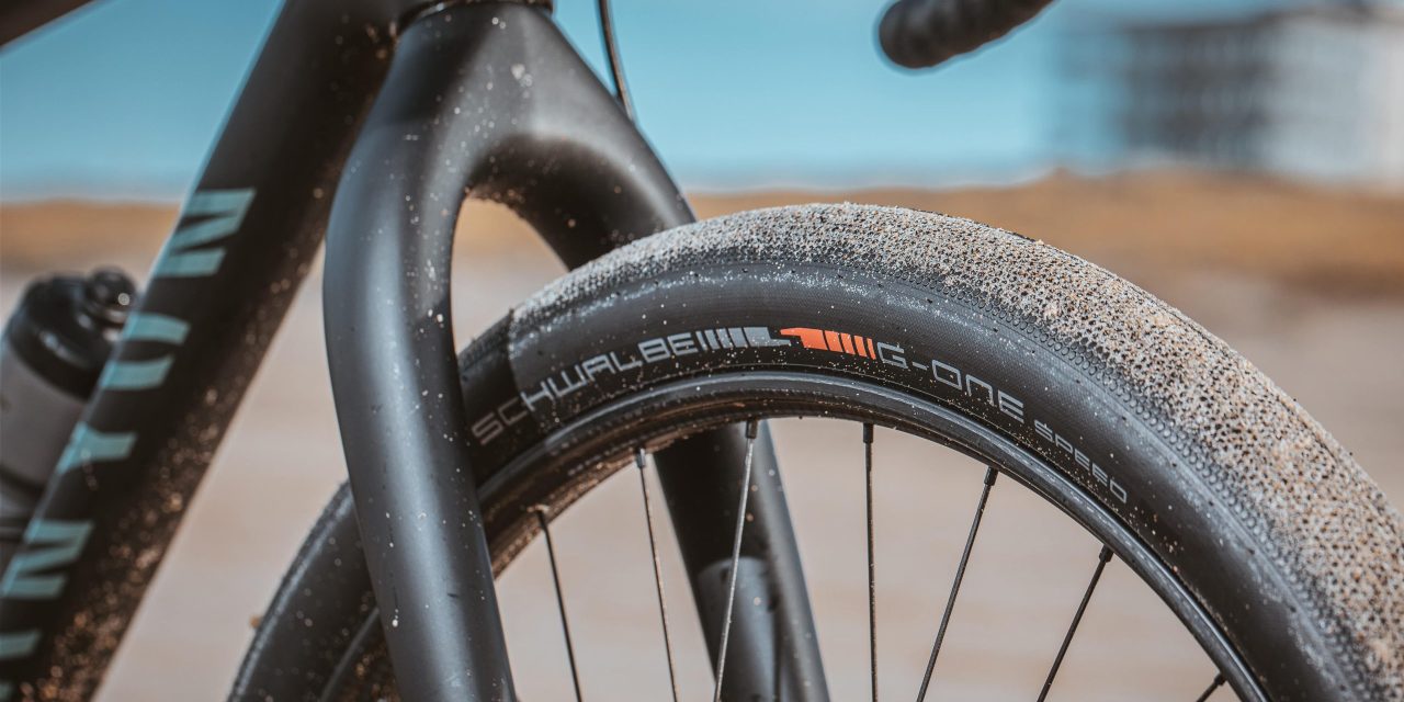 Knallen langs de kust: het bijzondere karakter van de strandband