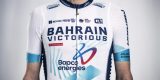Bahrain Victorious neemt afscheid van rode kleur in tenue en kiest voor nieuwe look
