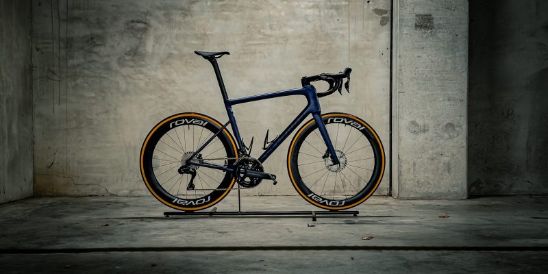 Specialized nieuwe materiaalsponsor VolkerWessels Cycling Team