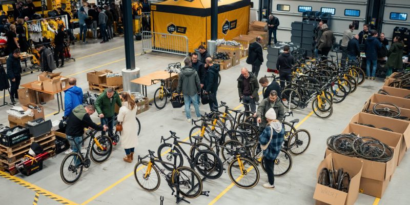 Verkoopdagen bij profploegen: “Om fans de kans te bieden een kijkje bij ons te nemen”