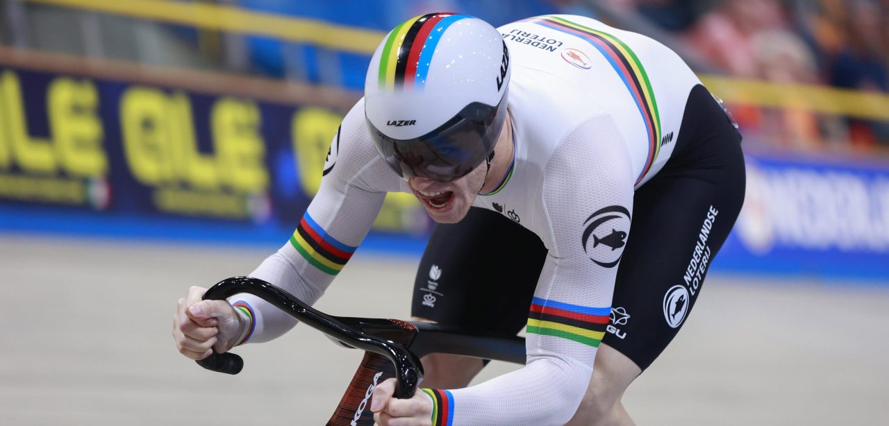 WK baanwielrennen voor junioren strikt een wel zeer opvallende sponsor