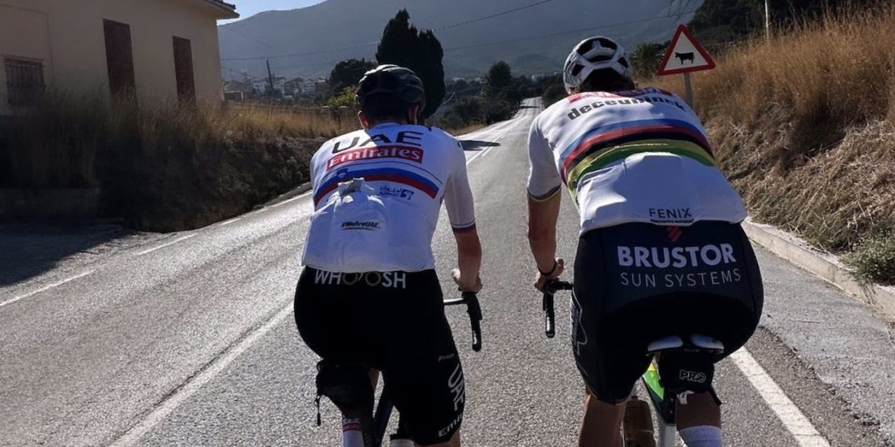 Mathieu van der Poel traint samen met Tadej Pogacar in Spanje