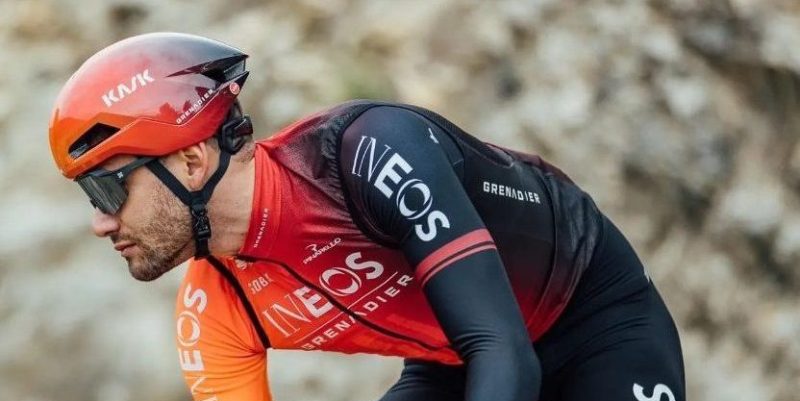 INEOS Grenadiers lijkt 2024 aan te vatten met een nieuwe aerohelm