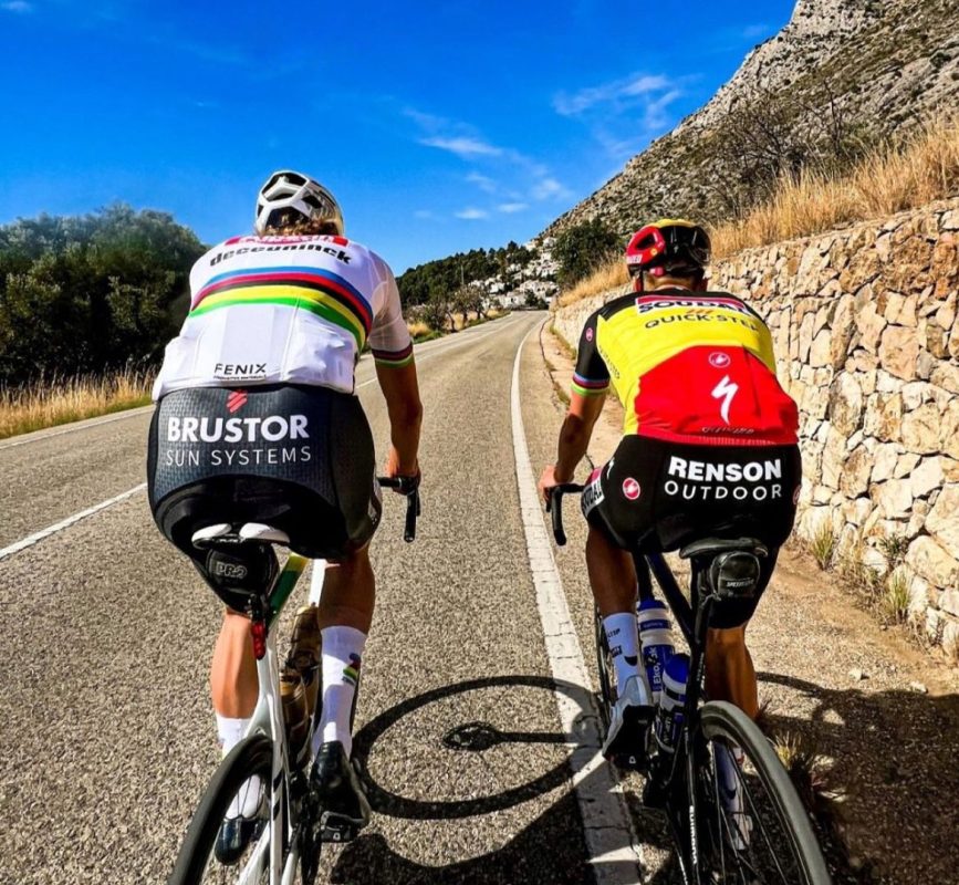 Mathieu van der Poel en Remco Evenepoel weer samen op pad in Spanje