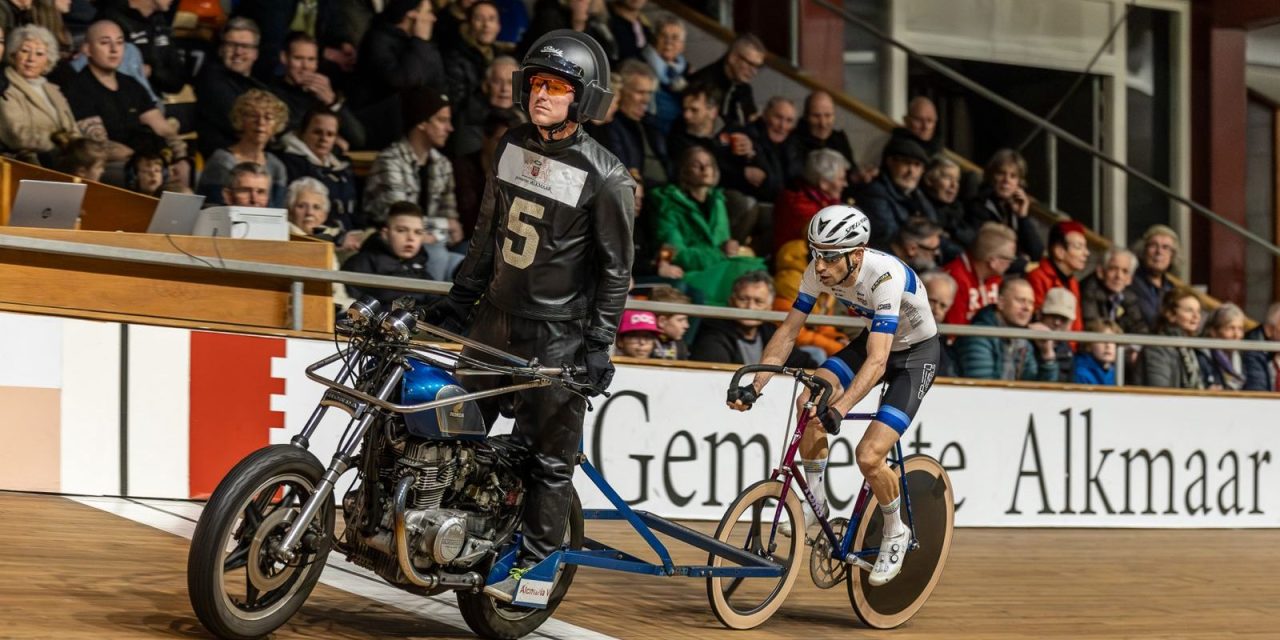 Reinier Honig bereikt mijlpaal met tiende overwinning op NK stayeren