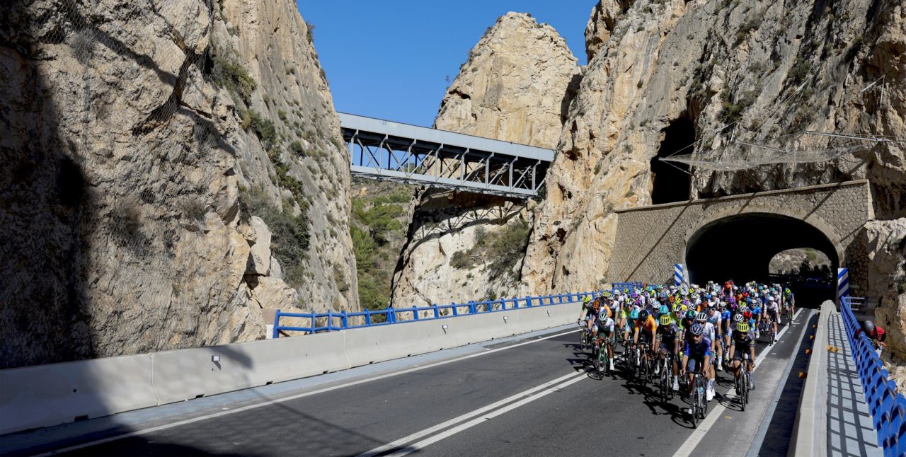 Overlijden oud-wielrenner Guillem Ramis (57) overschaduwt Ronde van Valencia