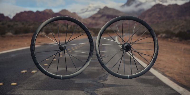 CADEX lanceert nieuwe wielset, banden en aero-cockpits