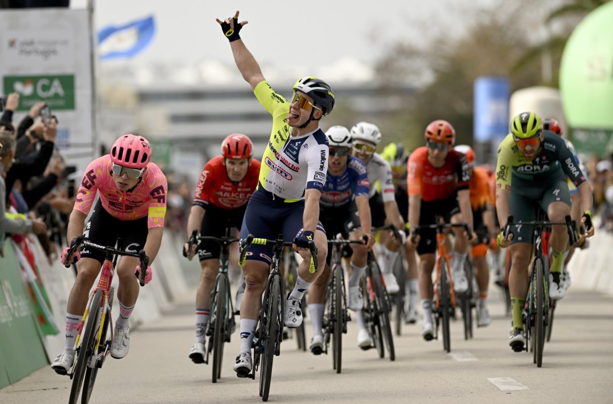 Marijn van den Berg en Jordi Meeus balen na openingsrit Algarve: “Kwam te laat”