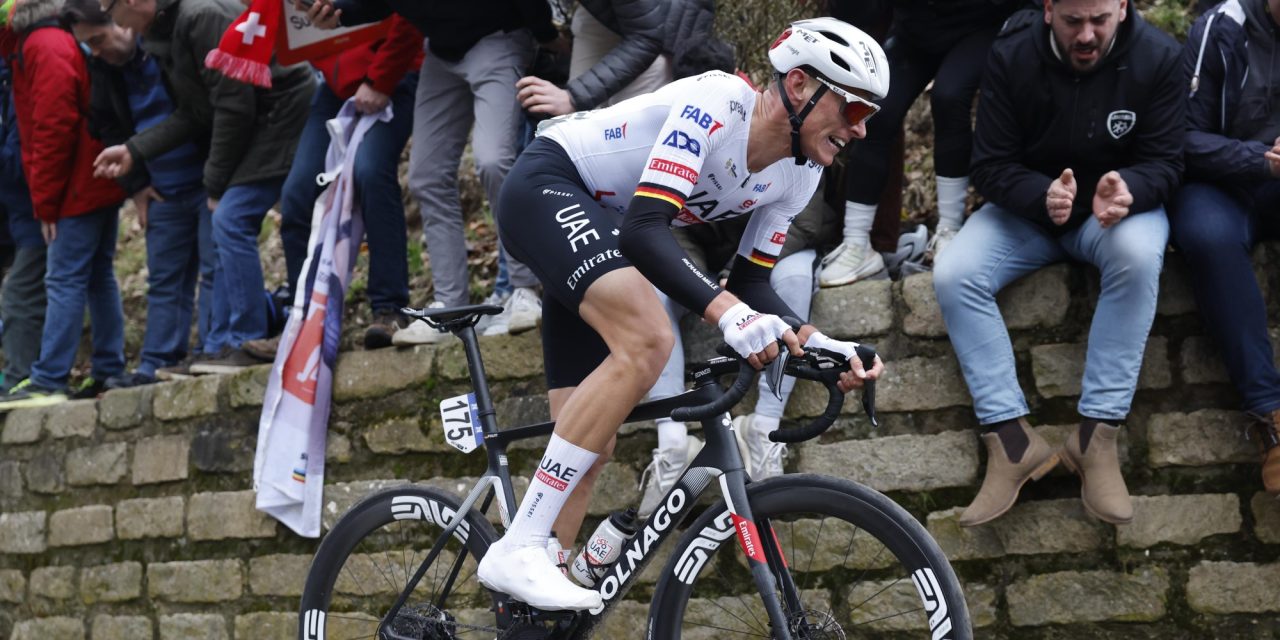 Nils Politt neemt genoegen met tweede plek in Omloop het Nieuwsblad: “Het was beter dan niets”