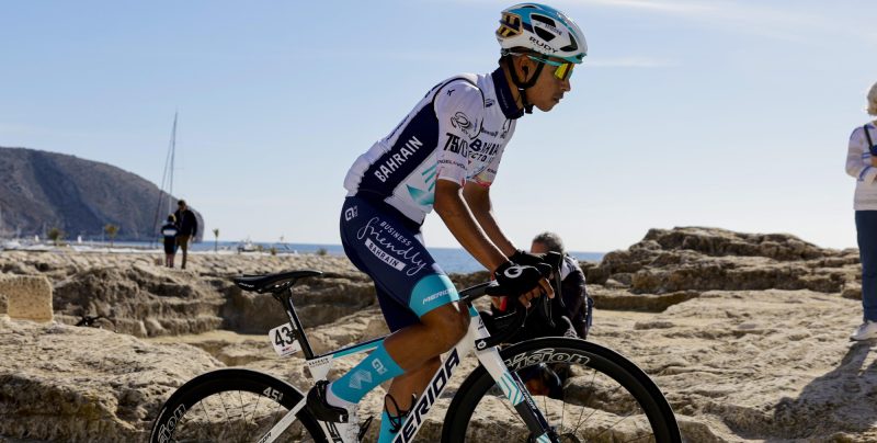Santiago Buitrago ontsnapt aan serieuze blessures na val in Parijs-Nice
