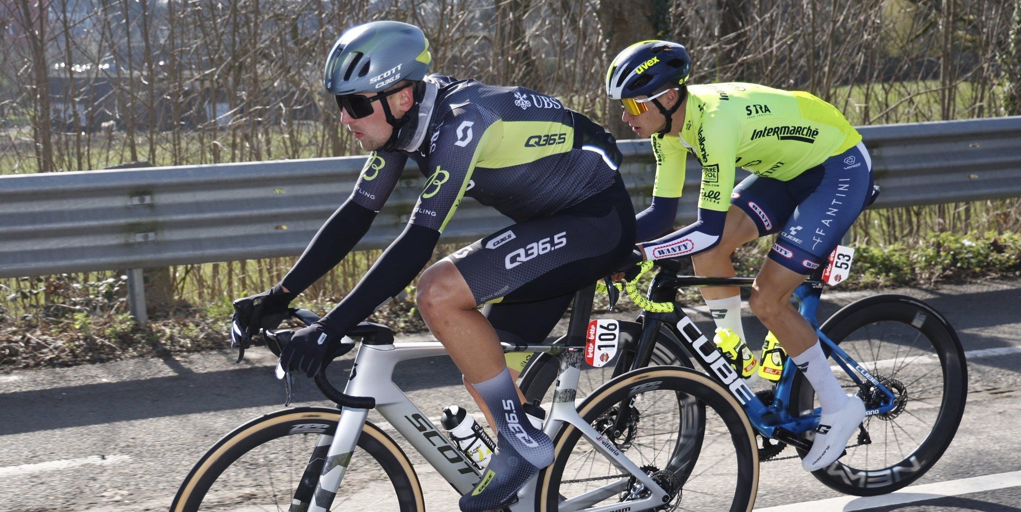 Szymon Sajnok breekt bekken bij val in Scheldeprijs