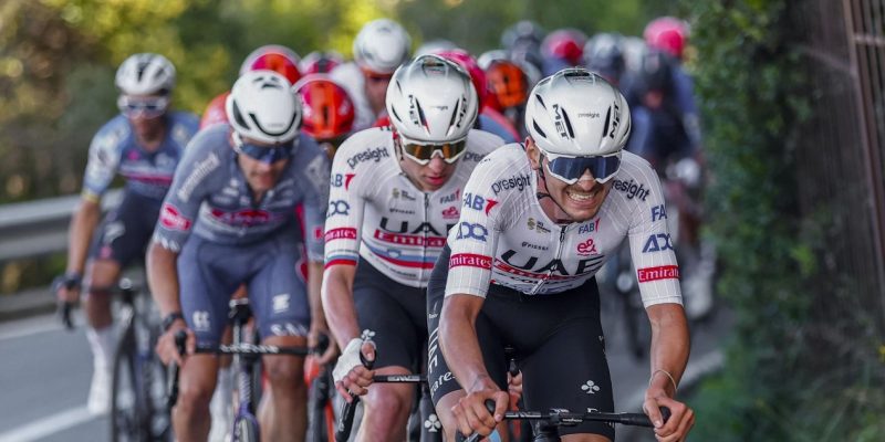 Snelste Milaan-San Remo ooit niet zwaar genoeg voor Pogacar: “Een van makkelijkste koersen ooit”