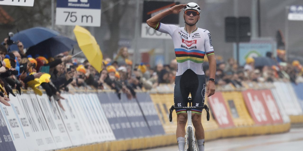 Mathieu van der Poel oppermachtig in E3 Saxo Classic, Wout van Aert derde na val op Paterberg