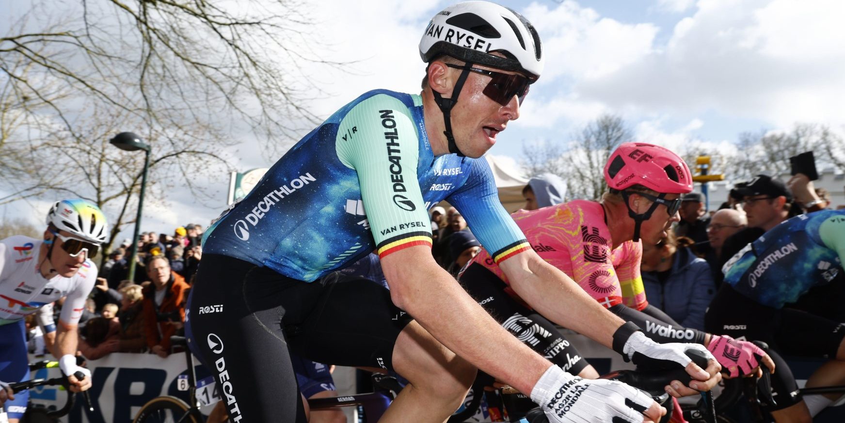 Oliver Naesen waakt over Felix Gall in gravelrit: “En mogelijk werken voor sprint Sam Bennett”