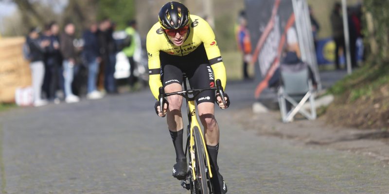 Liveblog Dwars door Vlaanderen 2024 – Dubbelslag Visma | Lease a Bike, maar Van Aert breekt sleutelbeen