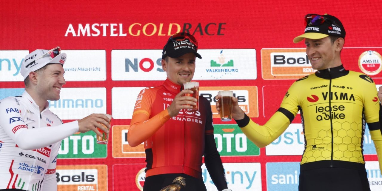 Proost! Benoot en Hirschi klokken Amstel-biertje gretig achterover, Pidcock is geen fan