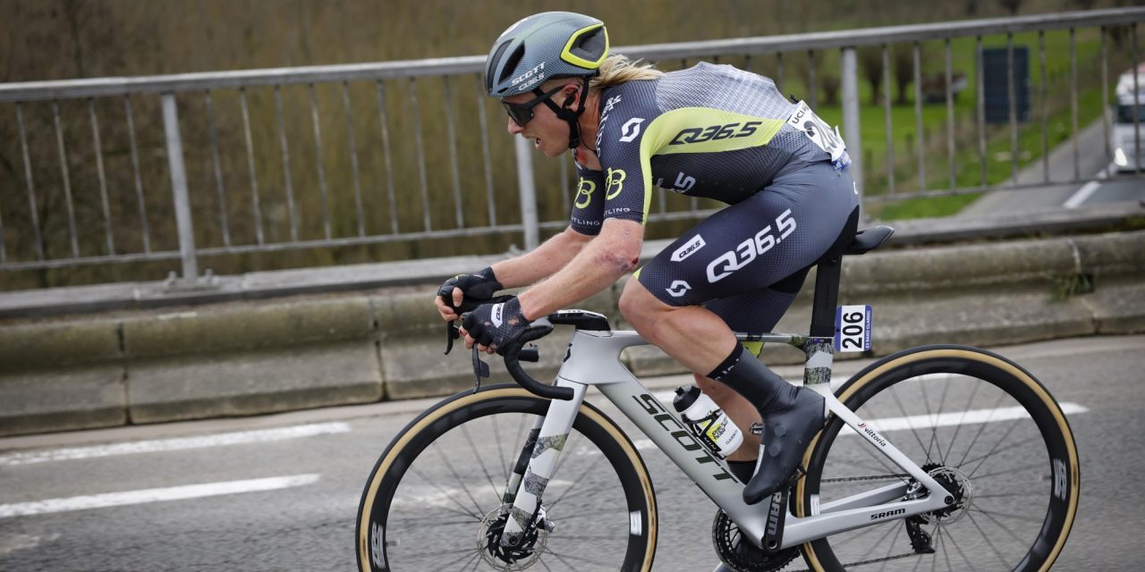 Cyrus Monk bereikt wielerbaan als allerlaatste na dag vol pech: Parijs-Roubaix is als The Hunger Games
