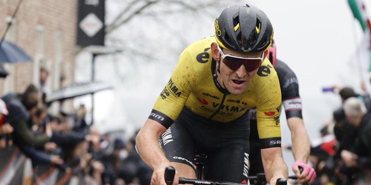 Tiesj Benoot neemt het op voor mechanieker Dirk: “Ongelukkig moment na heel hectische koers”