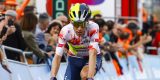 Meintjes wint door zware val overschaduwde rit in het Baskenland, Skjelmose nieuwe leider