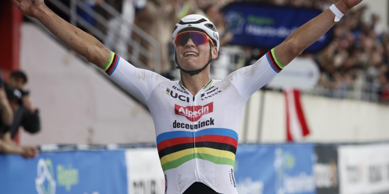 Ook na winst in Parijs-Roubaix zet Mathieu van der Poel zich in enkele knappe lijstjes