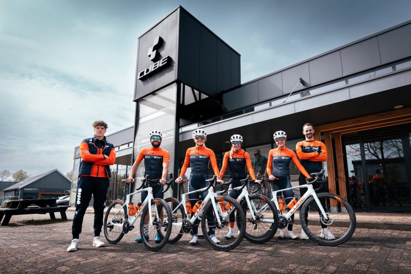 Fietsenmerk CUBE gaat samenwerking aan met Nederlandse shorttrackers