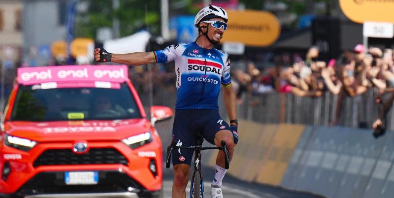Julian Alaphilippe soleert naar zege in Ronde van Slowakije, ploeggenoot Paul Magnier wordt tweede