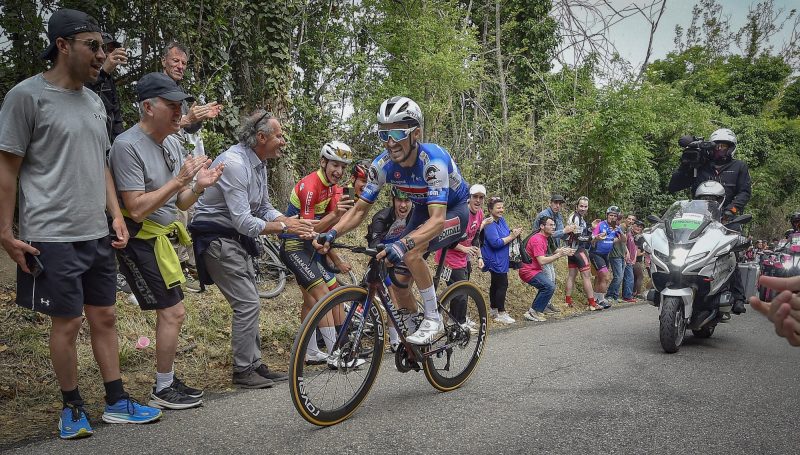 Giro 2024: Liveblog etappe 12 naar Fano – Alaphilippe wint op spectaculaire wijze