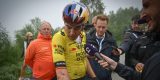 Wout van Aert kan nog lachen na val in Noorwegen: “Ik heb genoten van het uitzicht”
