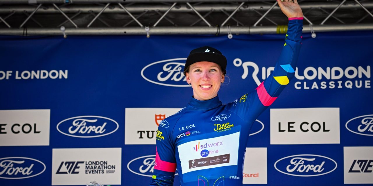 Lorena Wiebes oppermachtig in RideLondon Classique: “Blij dat ik hier weer onverslaanbaar ben”
