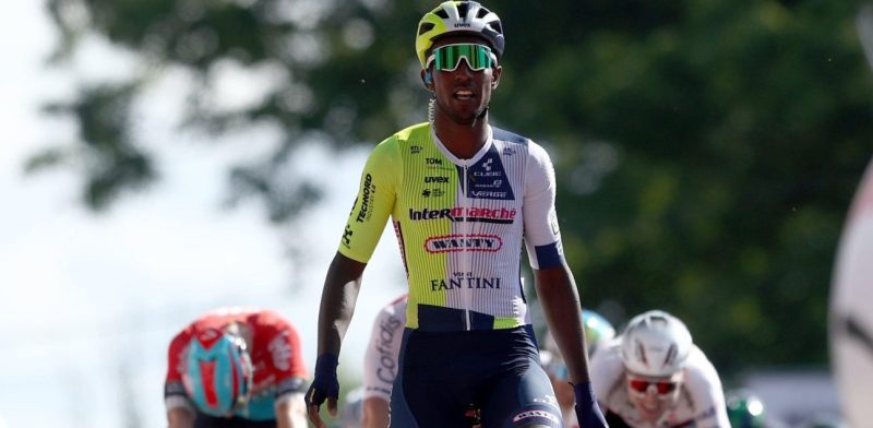 Biniam Girmay snelt naar winst in lastige editie Circuit Franco-Belge