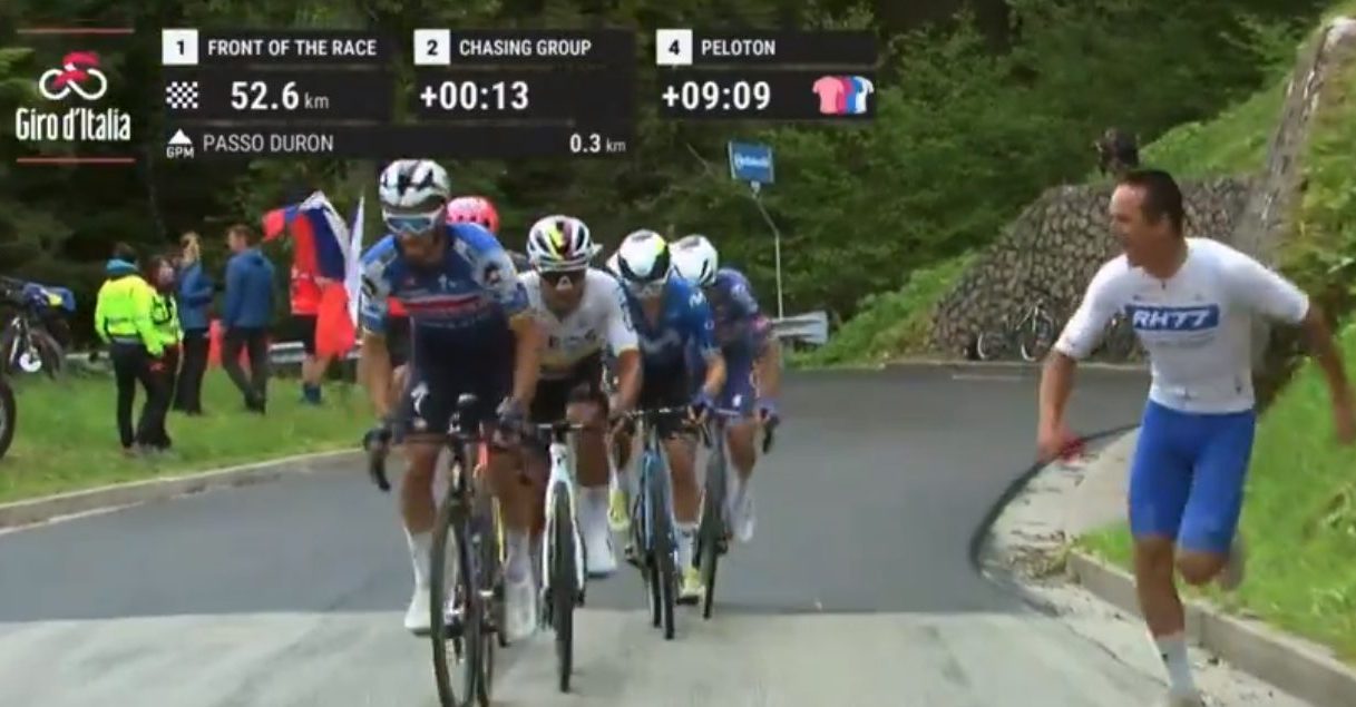 Giro 2024: Wie hebben we daar? Johnny Hoogerland sprint even mee met kopgroep