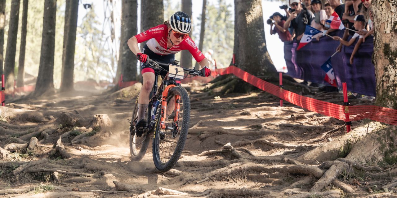 Puck Pieterse strandt op vierde plaats in Wereldbeker MTB Nove Mesto, winst Ferrand-Prévot