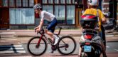 Snelle fietsers en uiteenlopende regels vergroten kans op rotonde-ongeval