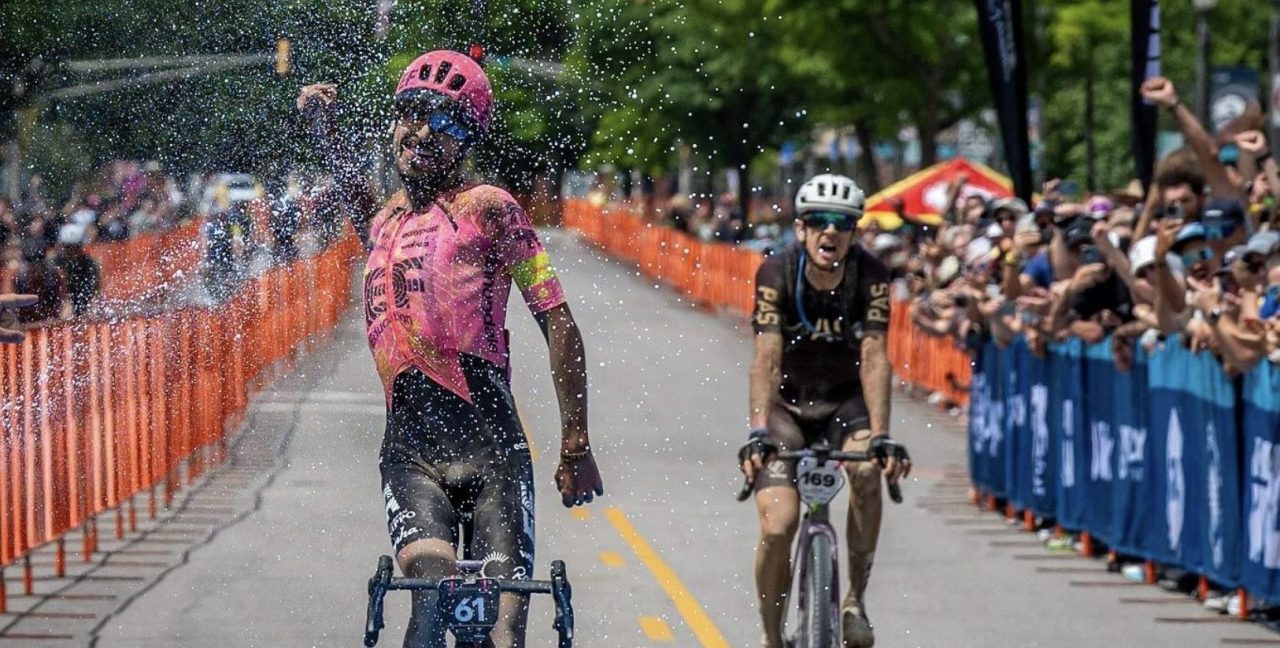 Lachlan Morton wint Unbound Gravel, Piotr Havik vierde