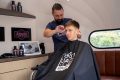 Exclusief Tadej Pogacar in de barbershop: “Deze Tour is eigenlijk verbazingwekkend”