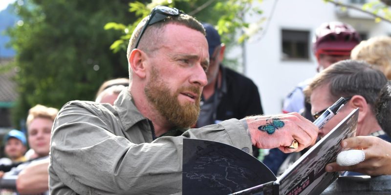 Bradley Wiggins in een diep dal na faillissement: “Hij is alles, maar dan ook alles kwijt”