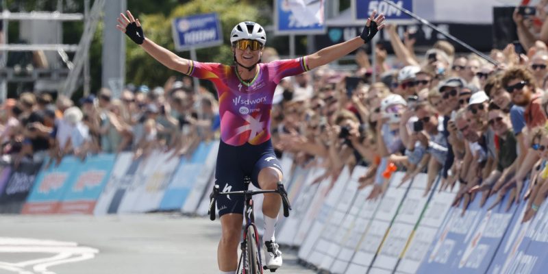 Chantal van den Broek-Blaak soleert op slimme wijze naar Nederlandse titel in Arnhem