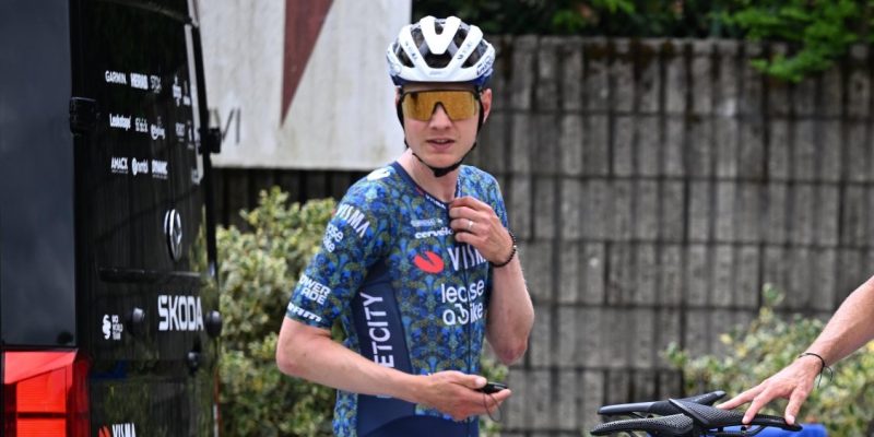 Wilco Kelderman zag dat UAE Emirates zich afzijdig hield: “Paar man waren wat minder”