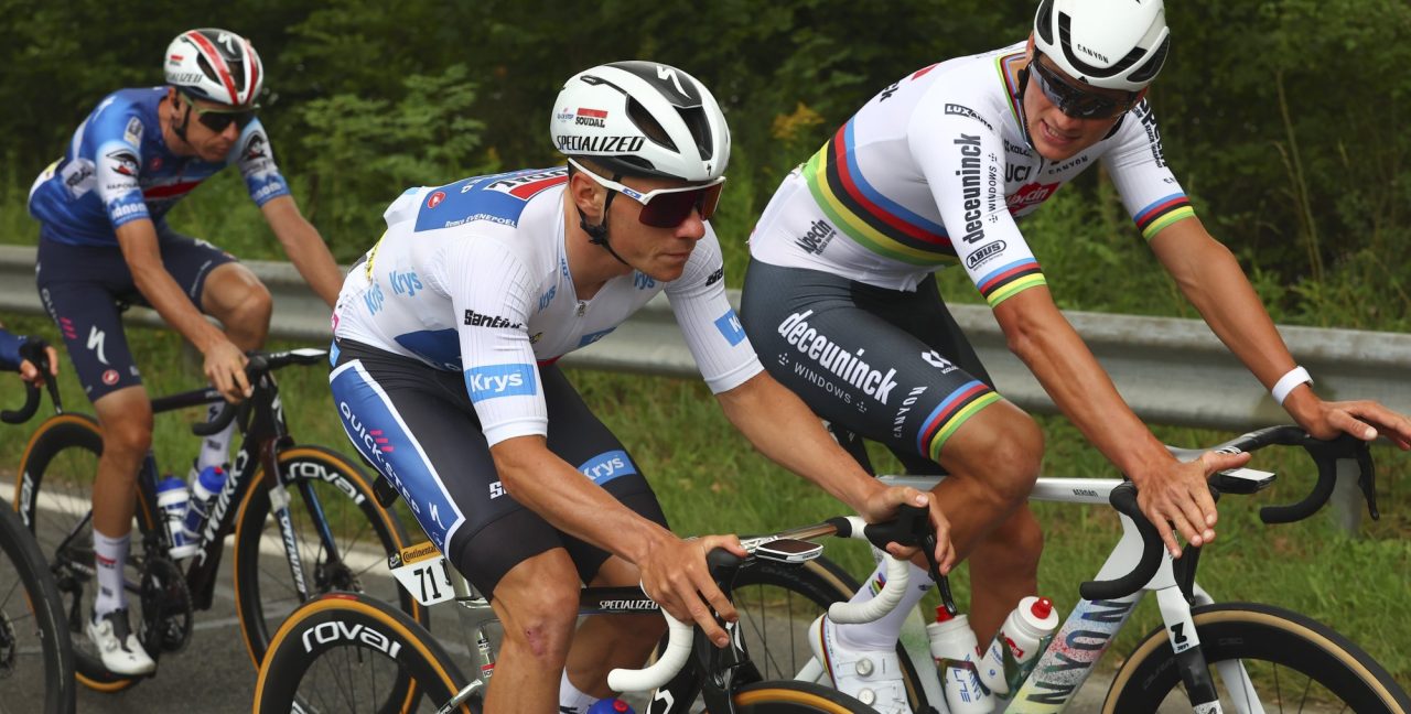 Remco Evenepoel over recordzege Cavendish: “Speciaal om dit mee te maken vanuit peloton”