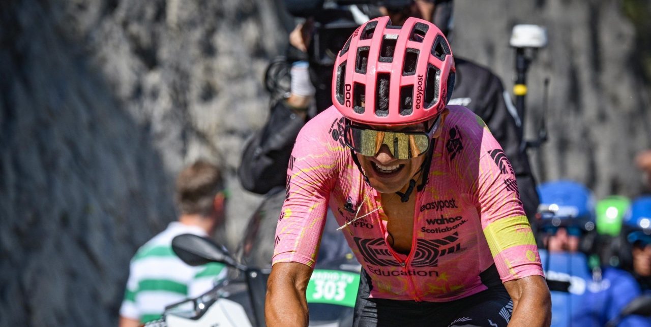 Ploegbaas Jonathan Vaughters over Richard Carapaz: “In alles het tegenovergestelde van Vingegaard”